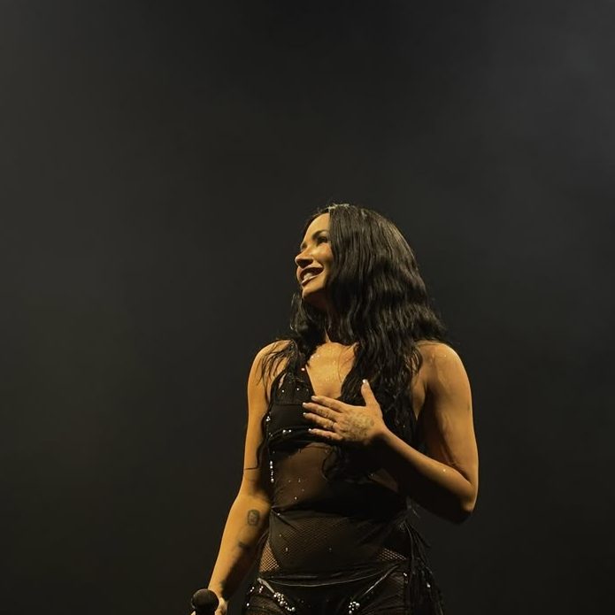 Demi Lovato em show da It´s Not That Deep Tour.